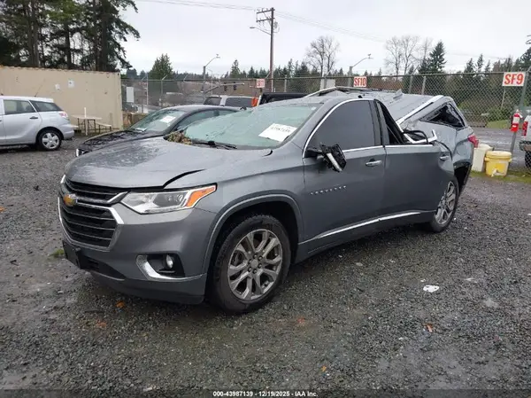 1GNEVJKW3JJ187669 2018 CHEVROLET TRAVERSE - Image 2