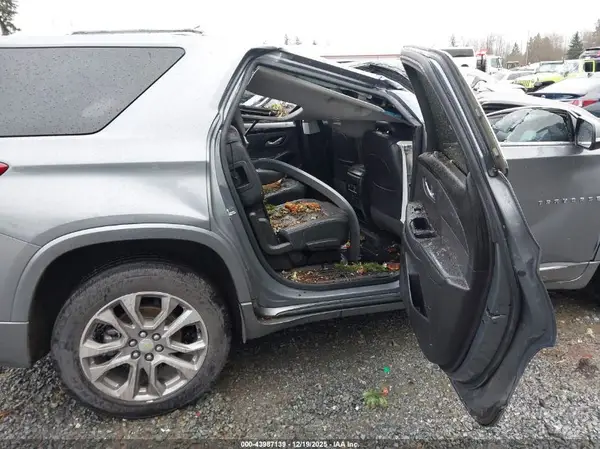 1GNEVJKW3JJ187669 2018 CHEVROLET TRAVERSE - Image 8