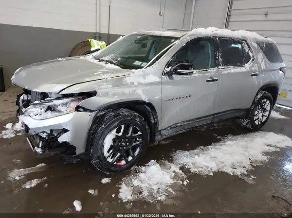 1GNEVJKW3JJ199207 2018 CHEVROLET TRAVERSE - Image 2