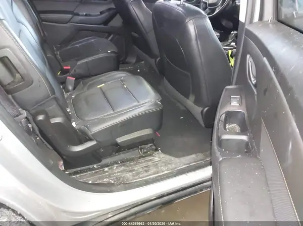 1GNEVJKW3JJ199207 2018 CHEVROLET TRAVERSE - Image 8