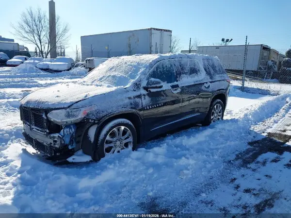 1GNEVJKW3JJ214532 2018 CHEVROLET TRAVERSE - Image 2