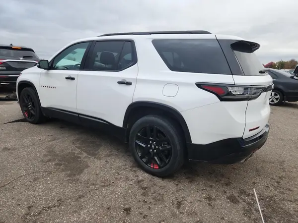 1GNEVJKW3JJ232335 2018 CHEVROLET TRAVERSE - Image 2