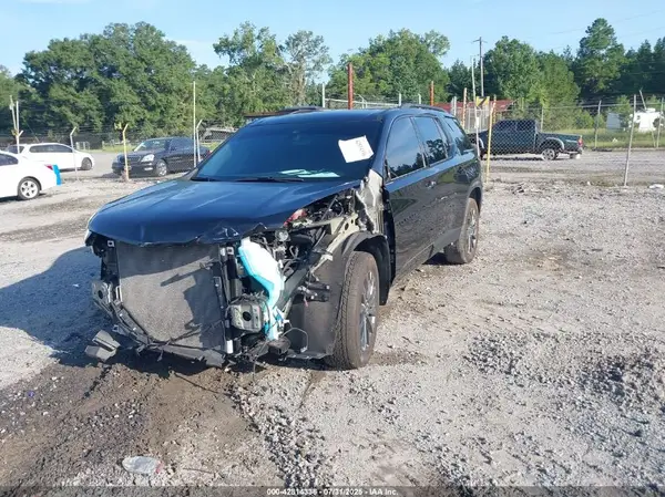 1GNEVJKW3PJ137069 2023 CHEVROLET TRAVERSE - Image 2