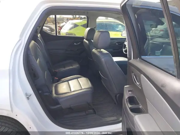 1GNEVJKW5JJ155628 2018 CHEVROLET TRAVERSE - Image 8