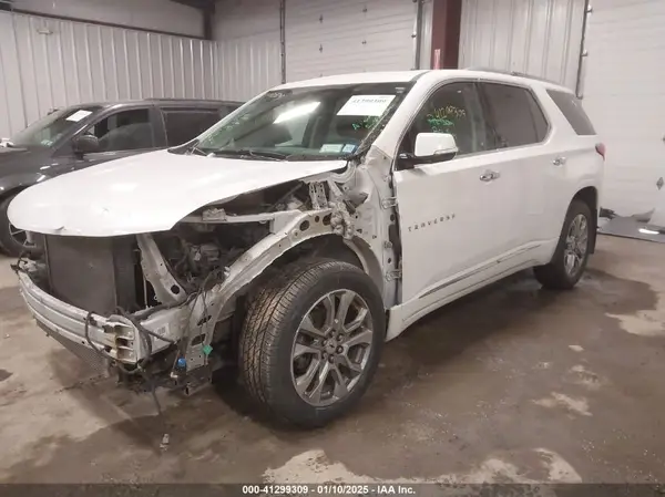 1GNEVJKW5JJ169268 2018 CHEVROLET TRAVERSE - Image 2