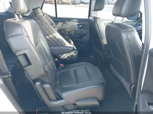 1GNEVJKW5JJ192937 2018 CHEVROLET TRAVERSE - Image 8