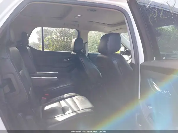 1GNEVJKW6JJ252630 2018 CHEVROLET TRAVERSE - Image 8