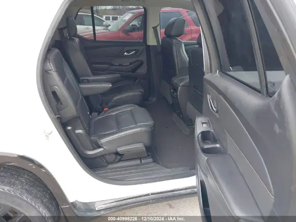 1GNEVJKW7JJ115924 2018 CHEVROLET TRAVERSE - Image 8