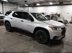 1GNEVJKW7JJ118869 2018 CHEVROLET TRAVERSE