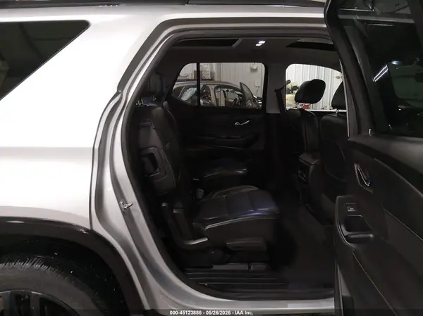 1GNEVJKW7JJ118869 2018 CHEVROLET TRAVERSE - Image 8