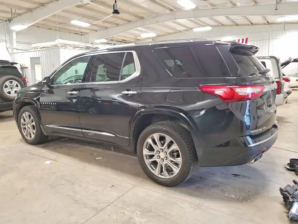 1GNEVJKW7JJ245749 2018 CHEVROLET TRAVERSE - Image 2