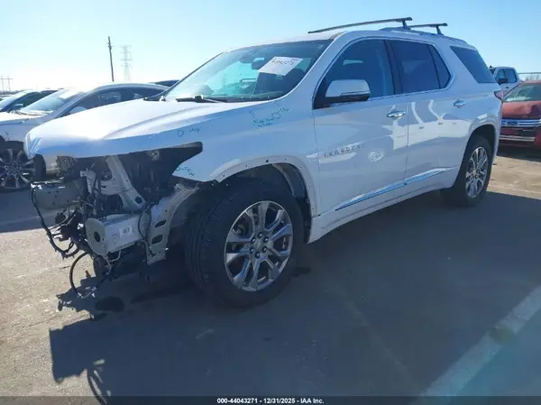 1GNEVJKW8JJ250894 2018 CHEVROLET TRAVERSE - Image 2