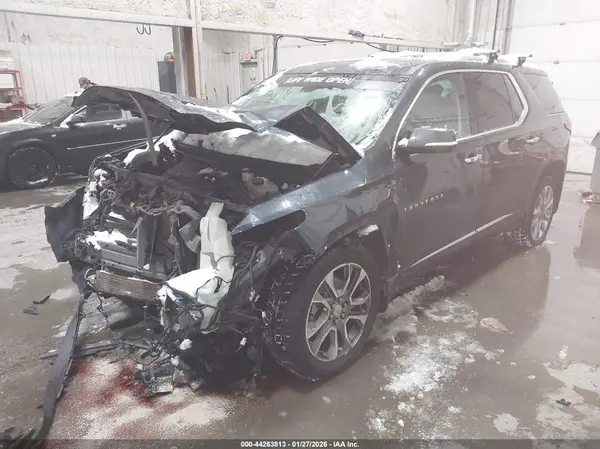 1GNEVJKW8JJ254718 2018 CHEVROLET TRAVERSE - Image 2