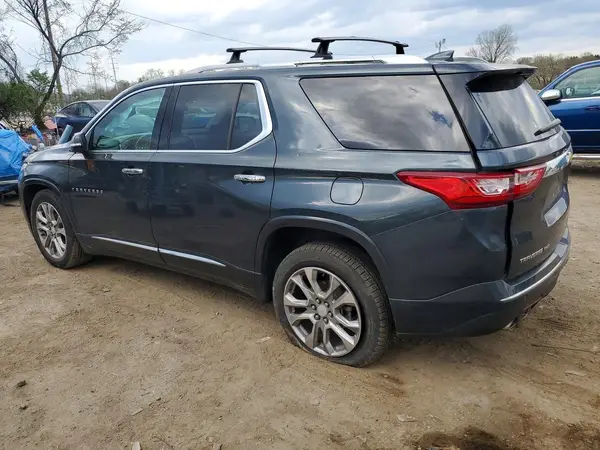 1GNEVJKW8JJ262060 2018 CHEVROLET TRAVERSE - Image 2