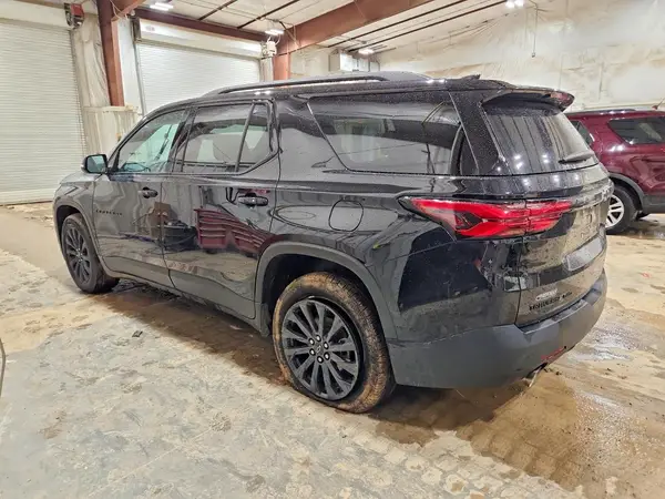 1GNEVJKW8PJ302937 2023 CHEVROLET TRAVERSE - Image 2