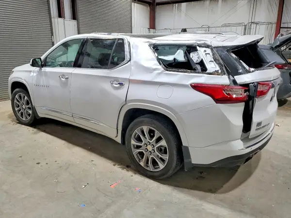 1GNEVJKWXJJ111589 2018 CHEVROLET TRAVERSE - Image 2