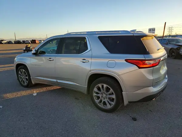 1GNEVJKWXJJ184946 2018 CHEVROLET TRAVERSE - Image 2