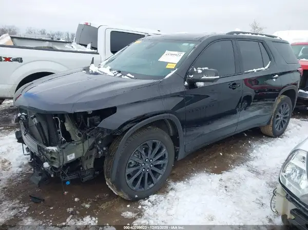 1GNEVJKWXPJ302678 2023 CHEVROLET TRAVERSE - Image 2