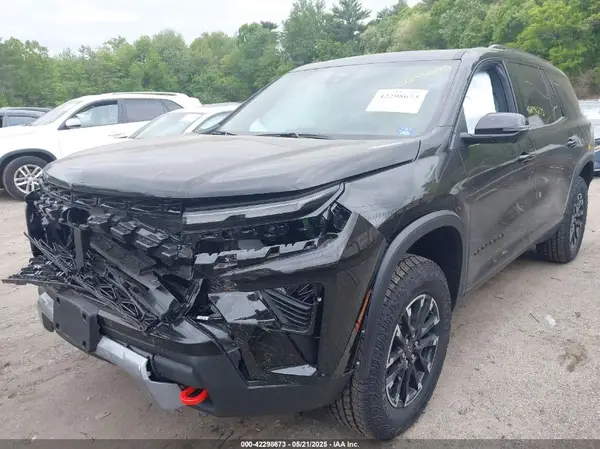 1GNEVJRS2SJ145062 2025 CHEVROLET TRAVERSE - Image 2