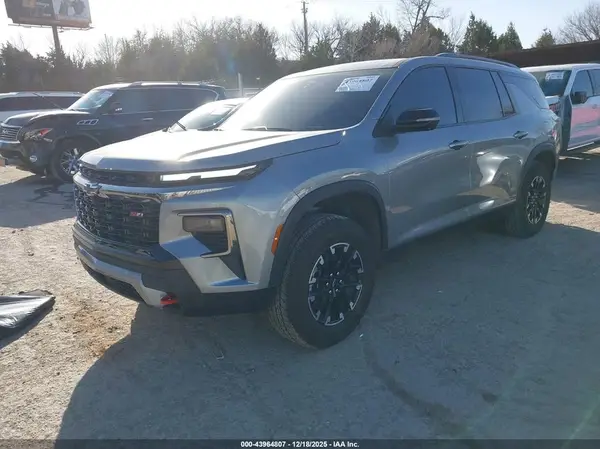 1GNEVJRS2SJ178367 2025 CHEVROLET TRAVERSE - Image 2