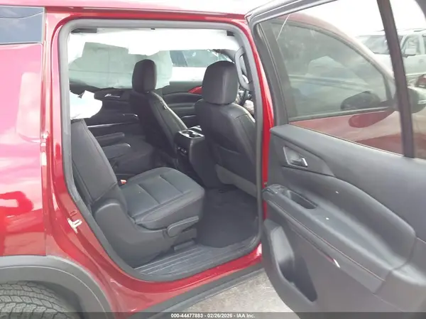 1GNEVJRS7SJ301855 2025 CHEVROLET TRAVERSE - Image 8