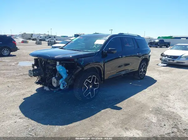 1GNEVKKSXTJ238140 2026 CHEVROLET TRAVERSE - Image 2
