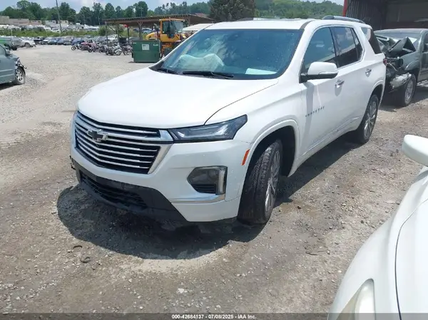 1GNEVKKW0PJ240312 2023 CHEVROLET TRAVERSE - Image 2