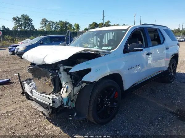 1GNEVKKW1LJ257873 2020 CHEVROLET TRAVERSE - Image 2
