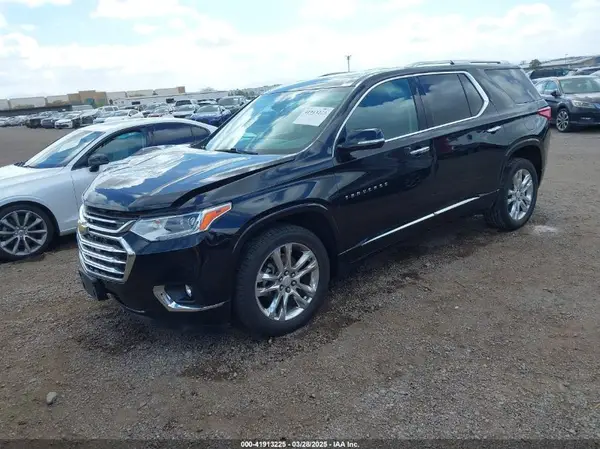 1GNEVKKW2JJ160467 2018 CHEVROLET TRAVERSE - Image 2