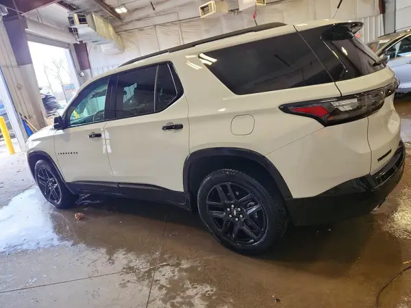 1GNEVKKW2LJ300519 2020 CHEVROLET TRAVERSE - Image 2