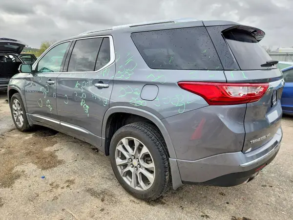 1GNEVKKW2LJ301816 2020 CHEVROLET TRAVERSE - Image 2