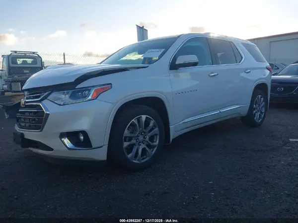 1GNEVKKW2MJ235124 2021 CHEVROLET TRAVERSE - Image 2