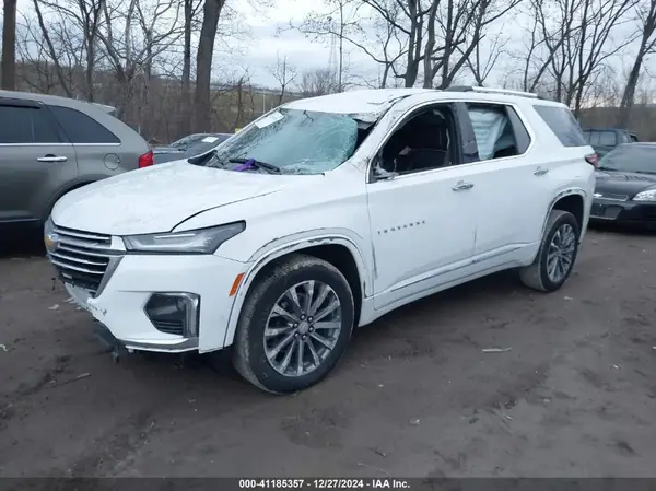 1GNEVKKW2PJ180243 2023 CHEVROLET TRAVERSE - Image 2