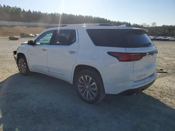 1GNEVKKW2PJ242840 2023 CHEVROLET TRAVERSE - Image 2