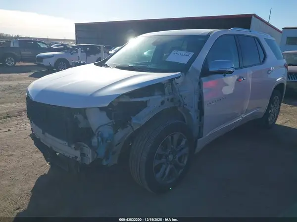 1GNEVKKW3KJ141444 2019 CHEVROLET TRAVERSE - Image 2