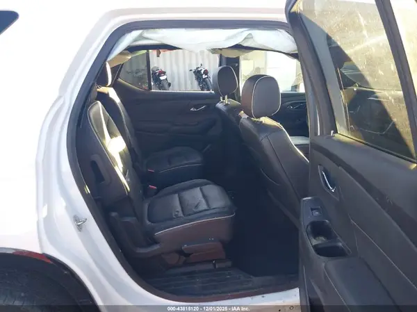 1GNEVKKW3NJ186338 2022 CHEVROLET TRAVERSE - Image 8