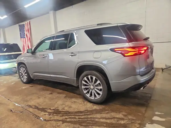 1GNEVKKW3PJ274471 2023 CHEVROLET TRAVERSE - Image 2
