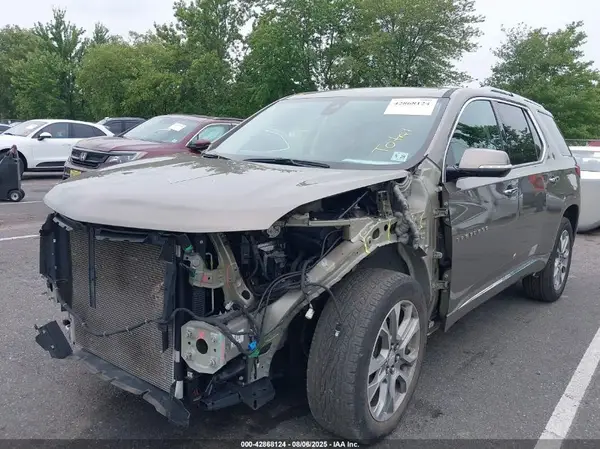 1GNEVKKW4LJ124055 2020 CHEVROLET TRAVERSE - Image 2
