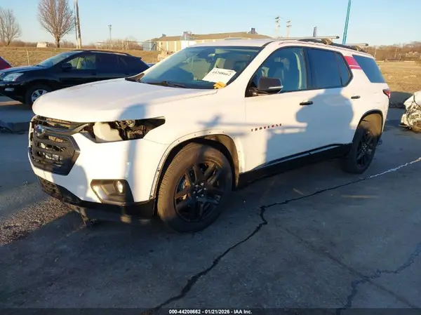 1GNEVKKW4LJ295341 2020 CHEVROLET TRAVERSE - Image 2