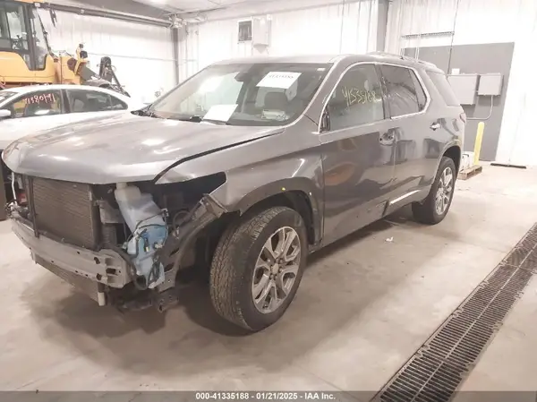 1GNEVKKW5LJ178996 2020 CHEVROLET TRAVERSE - Image 2