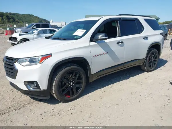 1GNEVKKW5LJ267368 2020 CHEVROLET TRAVERSE - Image 2
