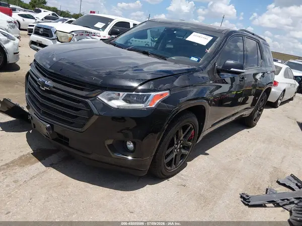 1GNEVKKW5LJ295557 2020 CHEVROLET TRAVERSE - Image 2