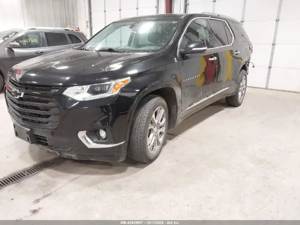 1GNEVKKW5MJ250877 2021 CHEVROLET TRAVERSE - Image 2