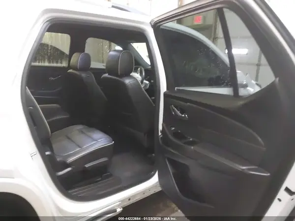 1GNEVKKW6PJ237625 2023 CHEVROLET TRAVERSE - Image 8