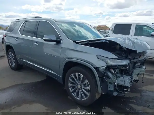 1GNEVKKW6PJ287411 2023 CHEVROLET TRAVERSE - Image 1