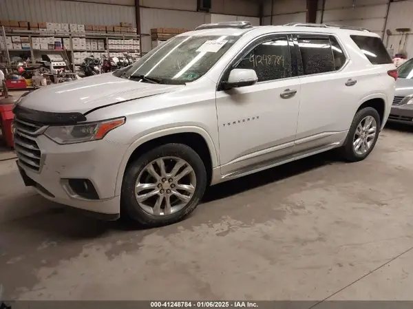 1GNEVKKW7JJ236698 2018 CHEVROLET TRAVERSE - Image 2
