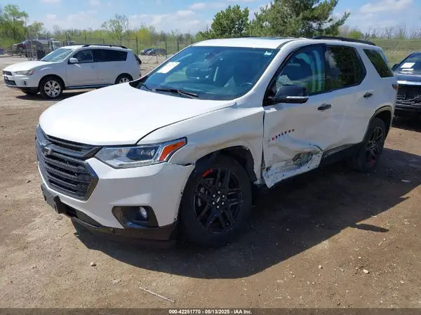 1GNEVKKW7LJ115057 2020 CHEVROLET TRAVERSE - Image 2