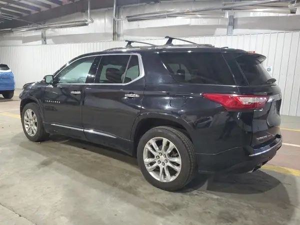 1GNEVKKW8JJ156942 2018 CHEVROLET TRAVERSE - Image 2