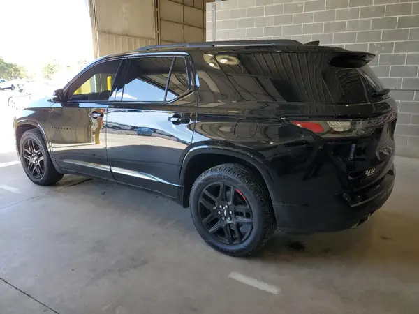 1GNEVKKW8LJ137097 2020 CHEVROLET TRAVERSE - Image 2