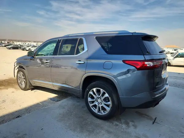 1GNEVKKW8MJ218702 2021 CHEVROLET TRAVERSE - Image 2